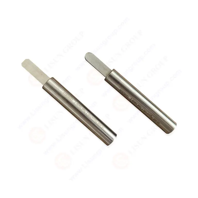 UL 498 Figure 100.1 Improper Insertion Test Blades